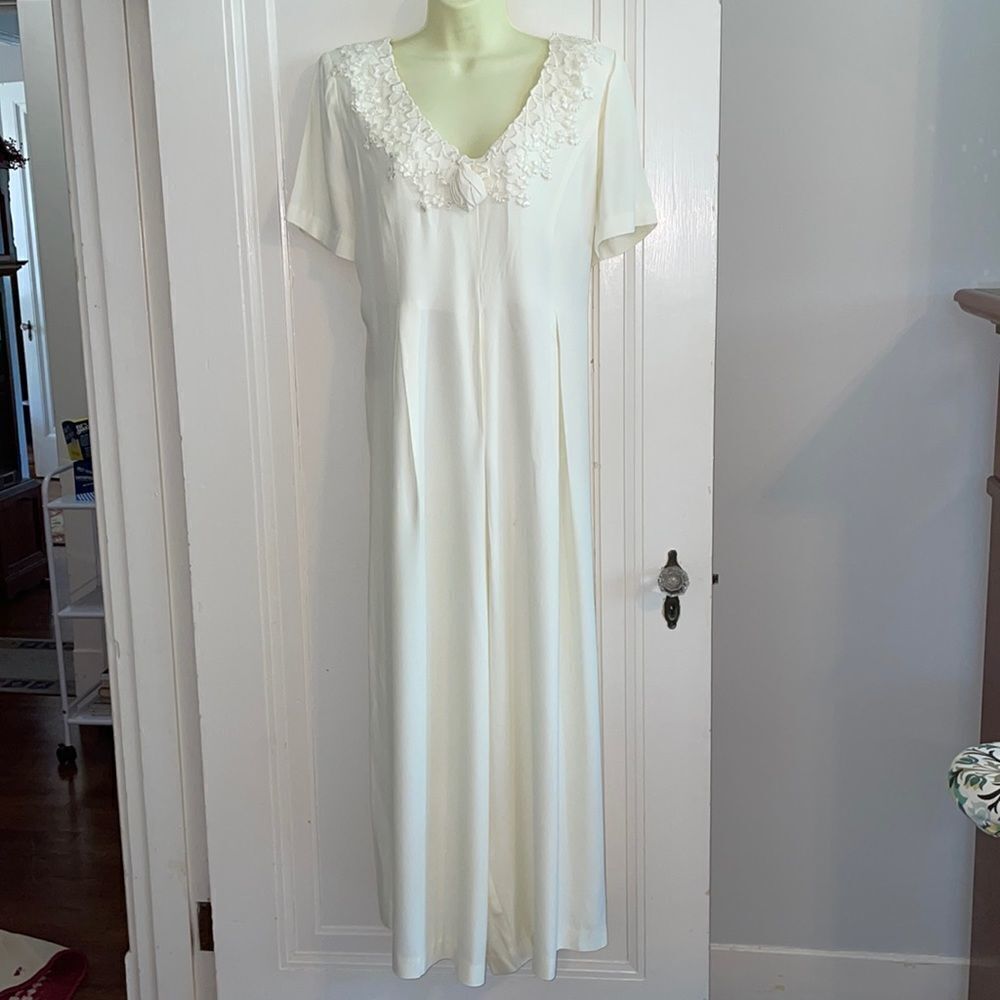 Vtg 80s/90s Jeffrey &‎ Dara cream colored wide leg jumpsuit with lace neckline